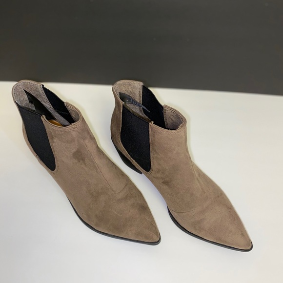 H&M ankle booties. Size 7 - Picture 6 of 8